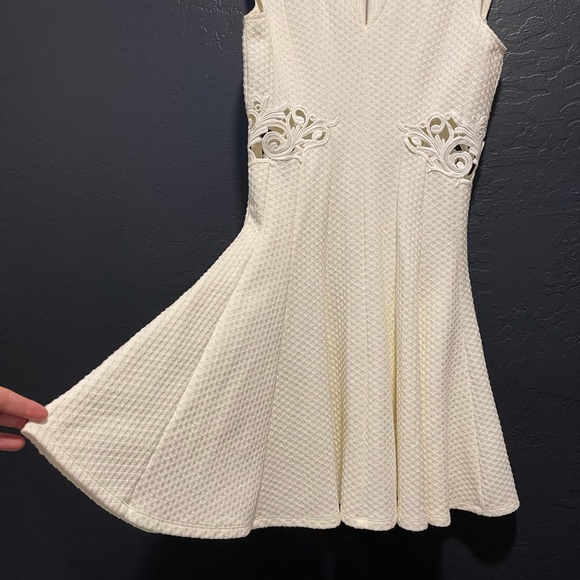 Marilyn Monroe Dress - Picture 2 of 7